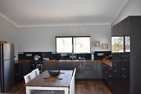 Ironbark House - Accommodation Redcliffe 31
