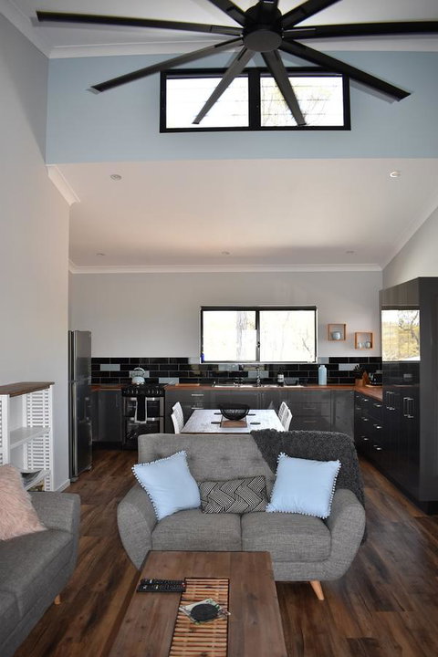 Ironbark House - Accommodation Redcliffe 18