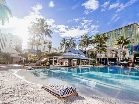 Novotel Cairns Oasis Resort - Accommodation Redcliffe 0