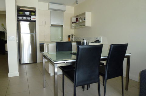 5231 BEACH CLUB PENTHOUSE - Accommodation Redcliffe 2