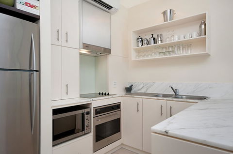 5231 BEACH CLUB PENTHOUSE - Accommodation Redcliffe 8