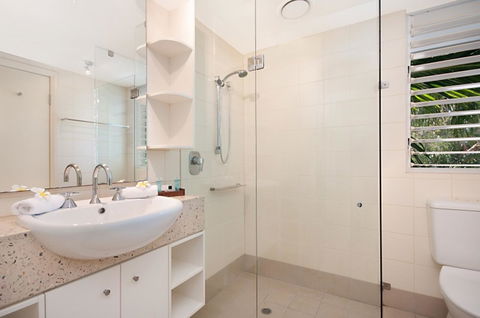 5231 BEACH CLUB PENTHOUSE - Accommodation Redcliffe 10