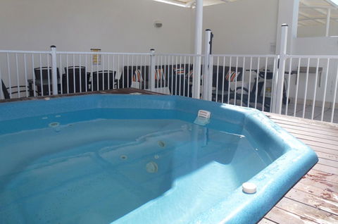 5231 BEACH CLUB PENTHOUSE - Accommodation Redcliffe 13
