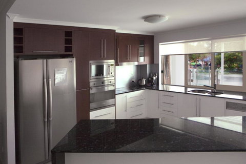 Waters Edge Apartment Cairns - Accommodation Redcliffe 8