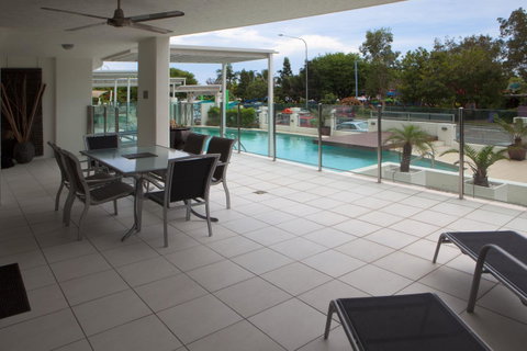 Waters Edge Apartment Cairns - Accommodation Redcliffe 10