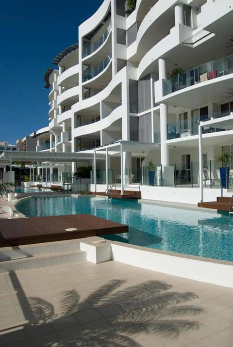 Waters Edge Apartment Cairns - Accommodation Redcliffe 9