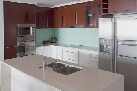 Waters Edge Apartment Cairns - Accommodation Redcliffe 6