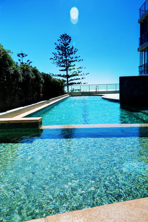 Reflection On The Sea - Accommodation Redcliffe 23