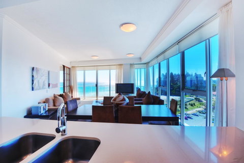 Reflection On The Sea - Accommodation Redcliffe 6