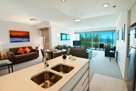 Reflection On The Sea - Accommodation Redcliffe 17