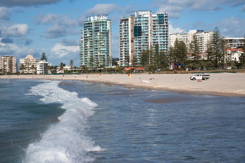 Reflection On The Sea - Accommodation Redcliffe 24