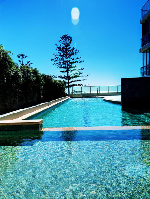 Reflection On The Sea - Accommodation Redcliffe 29