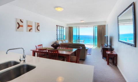 Reflection On The Sea - Accommodation Redcliffe 33