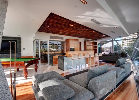 Reflection On The Sea - Accommodation Redcliffe 20