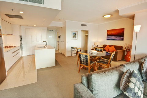 Reflection On The Sea - Accommodation Redcliffe 16