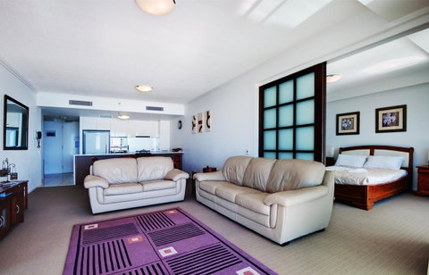 Reflection On The Sea - Accommodation Redcliffe 37