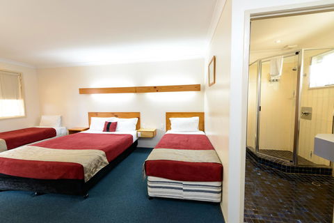 Smart Motels Bert Hinkler - Accommodation Redcliffe 3