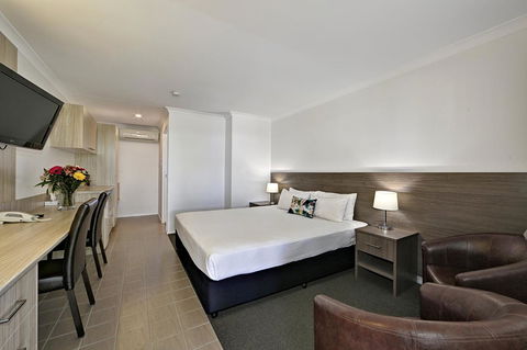 Smart Motels Bert Hinkler - Accommodation Redcliffe 0