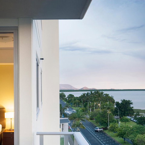 Mantra Trilogy - Accommodation Redcliffe 14