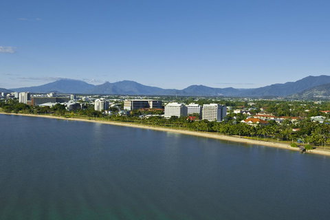 Cairns Harbourside Hotel - Accommodation Redcliffe 0