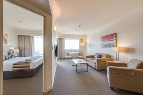 Central Cosmo Apartment Hotel - Accommodation Redcliffe 2