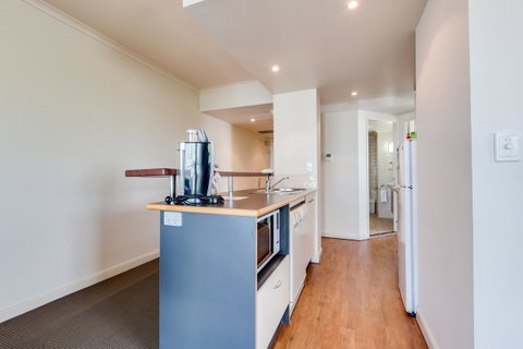 Central Cosmo Apartment Hotel - Accommodation Redcliffe 10