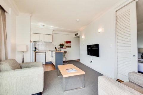Central Cosmo Apartment Hotel - Accommodation Redcliffe 31