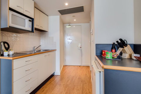 Central Cosmo Apartment Hotel - Accommodation Redcliffe 18