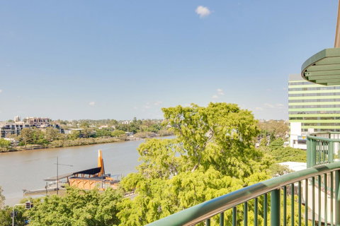 Central Cosmo Apartment Hotel - Accommodation Redcliffe 15