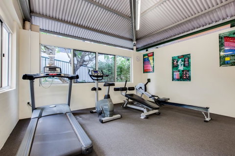 Central Cosmo Apartment Hotel - Accommodation Redcliffe 23