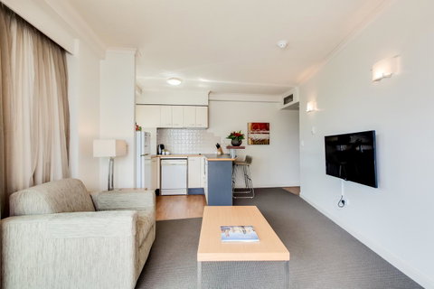 Central Cosmo Apartment Hotel - Accommodation Redcliffe 30