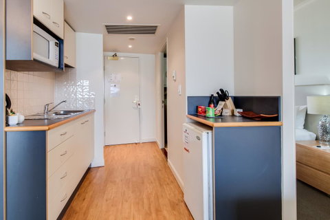 Central Cosmo Apartment Hotel - Accommodation Redcliffe 26
