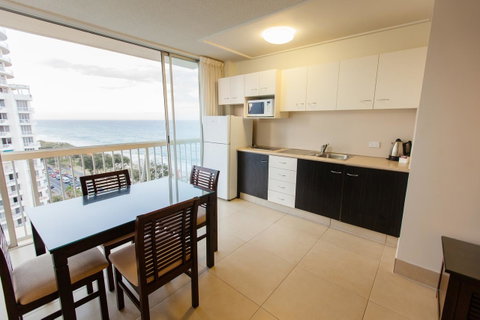 Chateau Beachside Resort - Accommodation Redcliffe 18