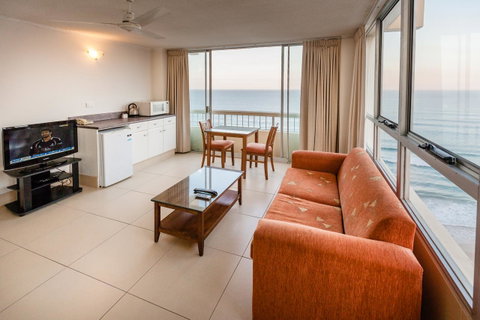 Chateau Beachside Resort - Accommodation Redcliffe 23