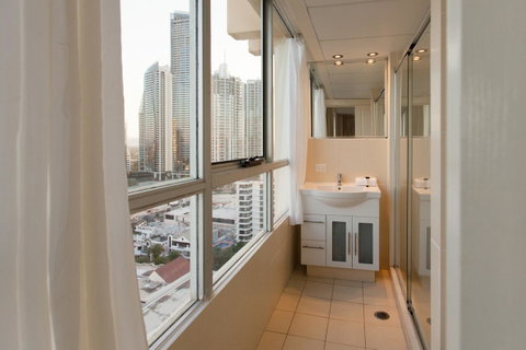 Chateau Beachside Resort - Accommodation Redcliffe 28
