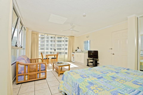 Chateau Beachside Resort - Accommodation Redcliffe 6