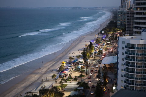 Chateau Beachside Resort - Accommodation Redcliffe 3