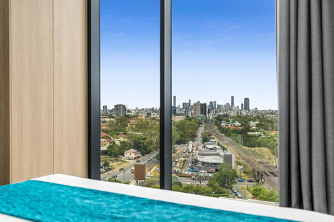 Essence Suites Taringa - Accommodation Redcliffe 17