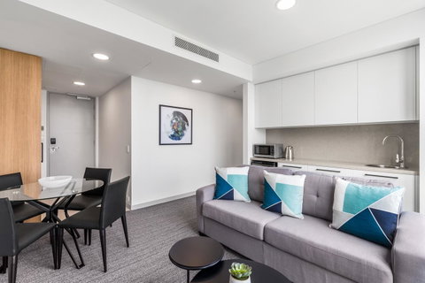 Essence Suites Taringa - Accommodation Redcliffe 36