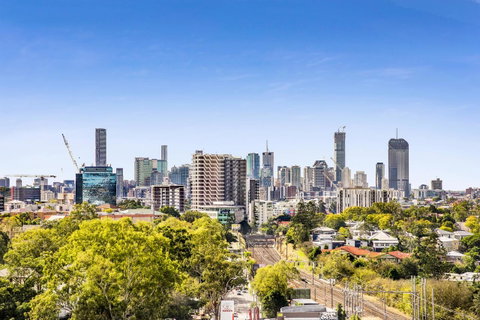Essence Suites Taringa - Accommodation Redcliffe 30