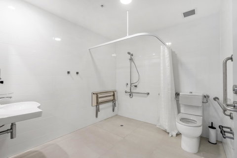 Essence Suites Taringa - Accommodation Redcliffe 13