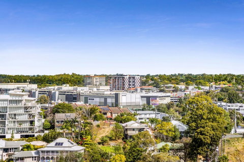 Essence Suites Taringa - Accommodation Redcliffe 38