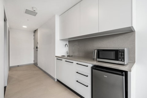 Essence Suites Taringa - Accommodation Redcliffe 35