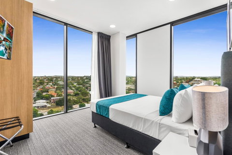 Essence Suites Taringa - Accommodation Redcliffe 4