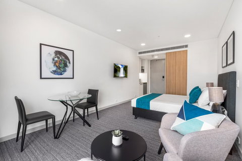 Essence Suites Taringa - Accommodation Redcliffe 24
