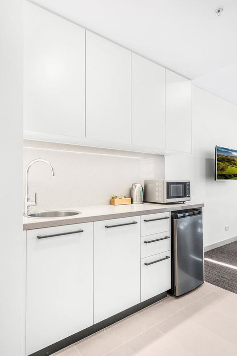 Essence Suites Taringa - Accommodation Redcliffe 33