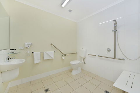 Cairns Queenslander Hotel & Apartments - Accommodation Redcliffe 38