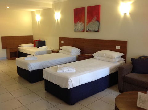 Cairns Queenslander Hotel & Apartments - Accommodation Redcliffe 28