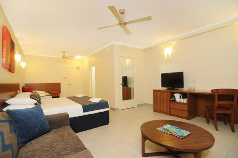 Cairns Queenslander Hotel & Apartments - Accommodation Redcliffe 15