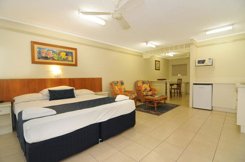 Cairns Queenslander Hotel & Apartments - Accommodation Redcliffe 22